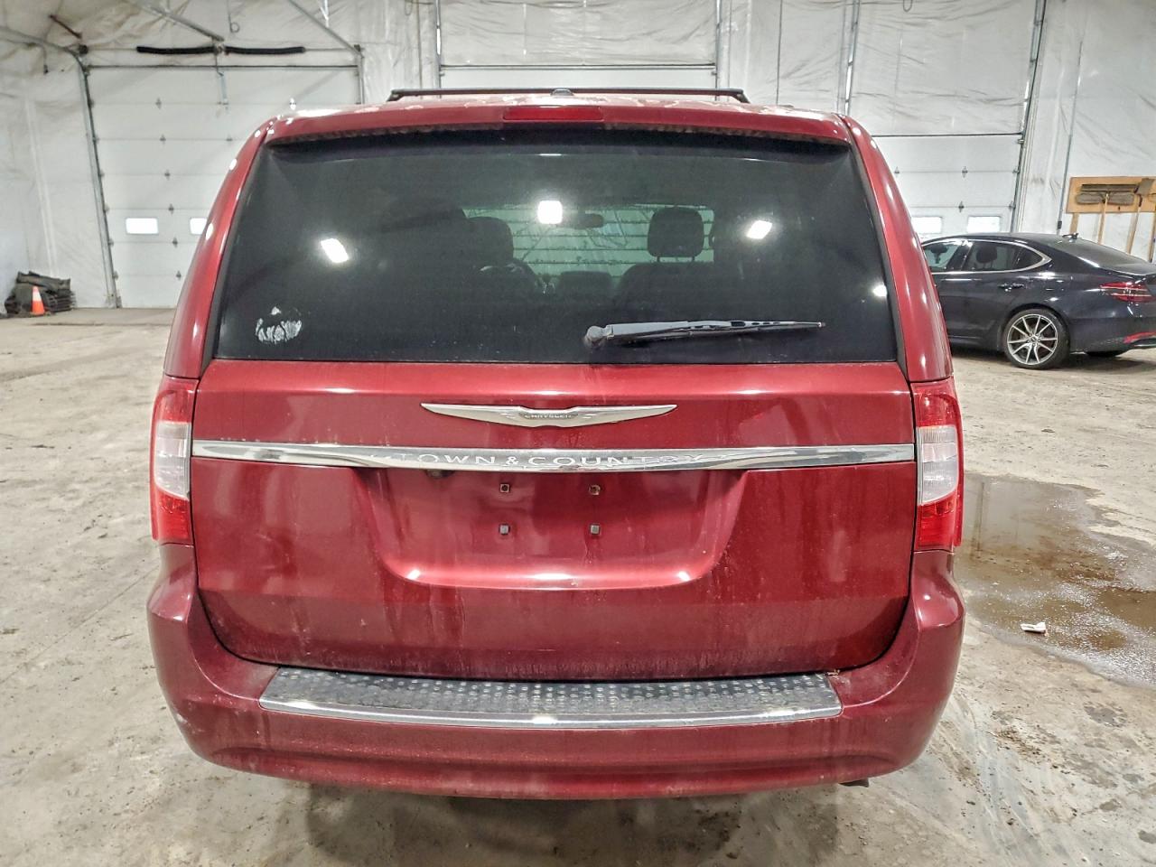 2011 CHRYSLER TOWN & COUNTRY TOURING L photo 11