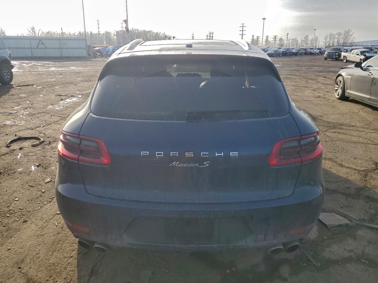 2015 PORSCHE MACAN S photo 6