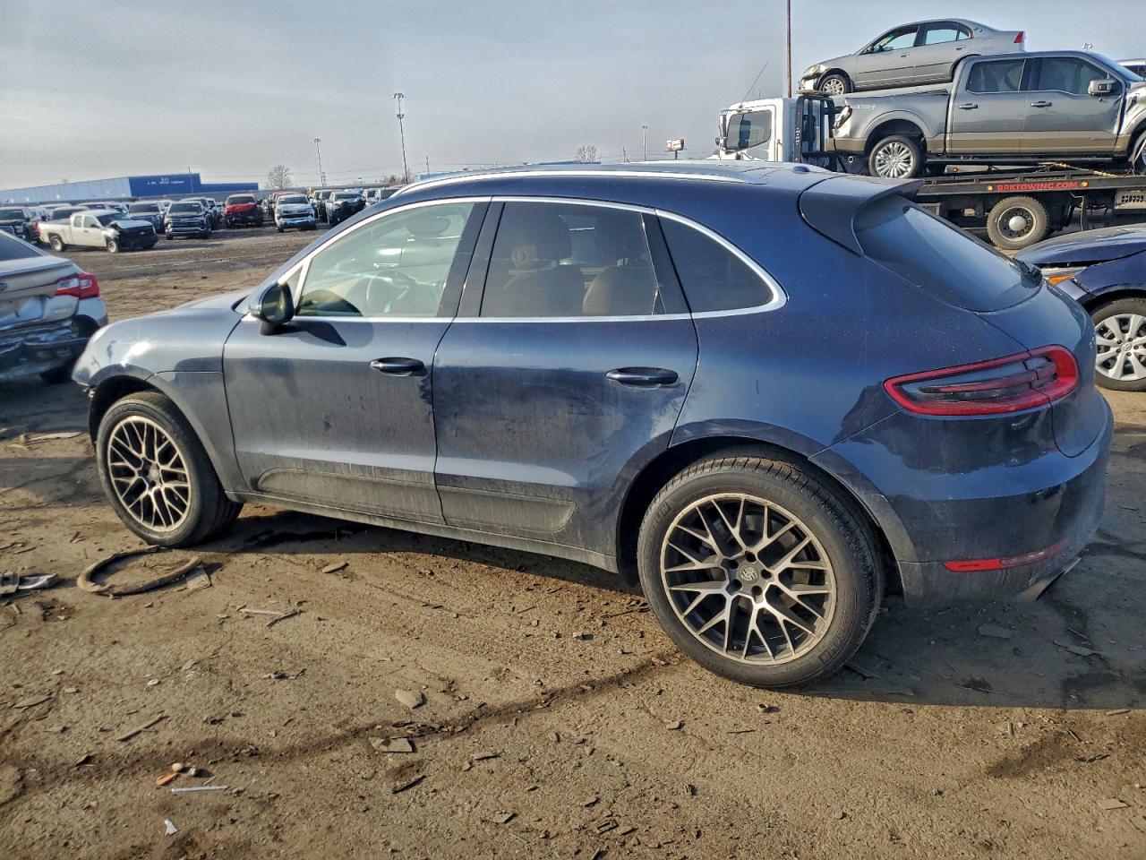 2015 PORSCHE MACAN S photo 2