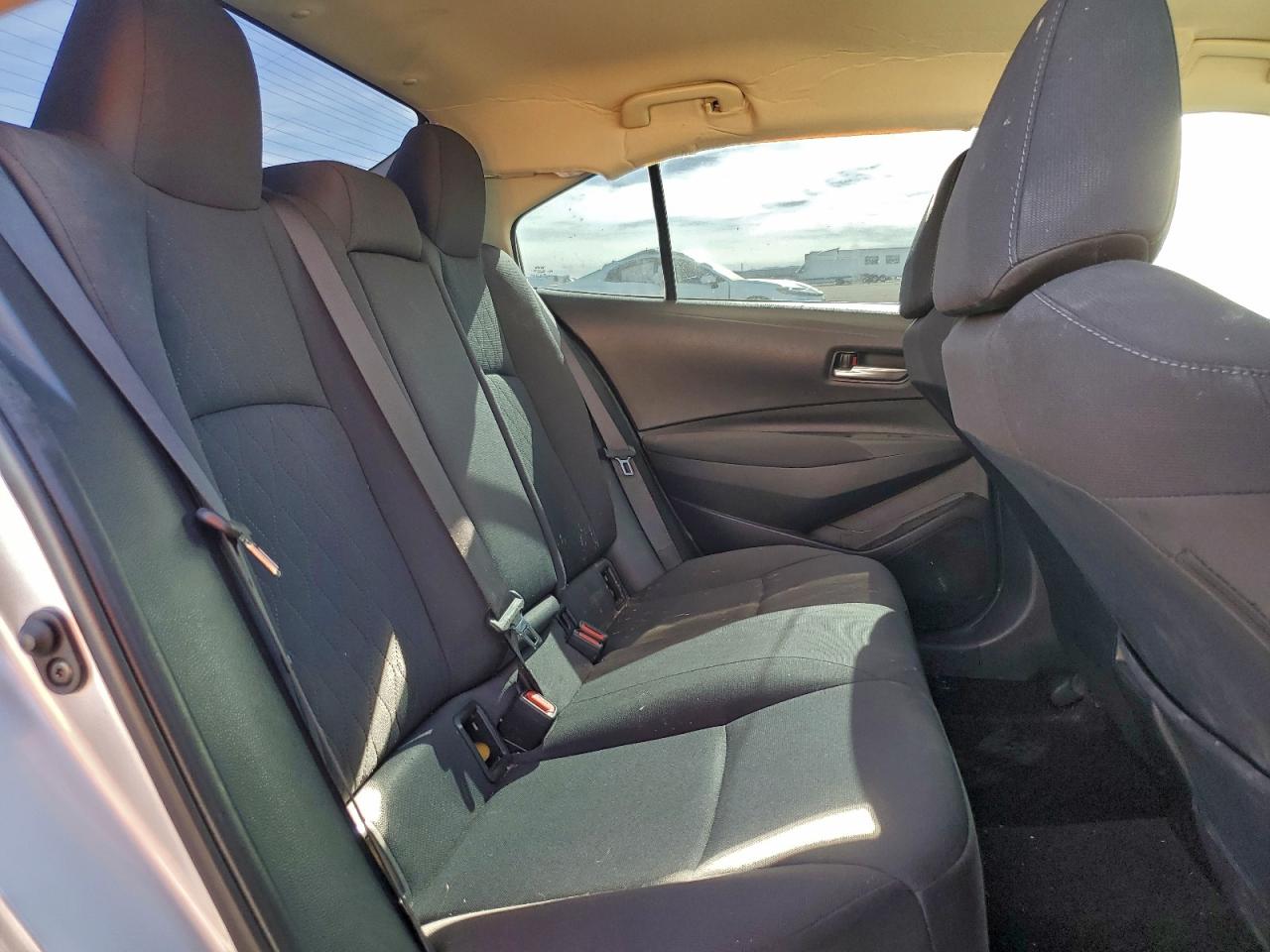 2020 TOYOTA COROLLA LE photo 10