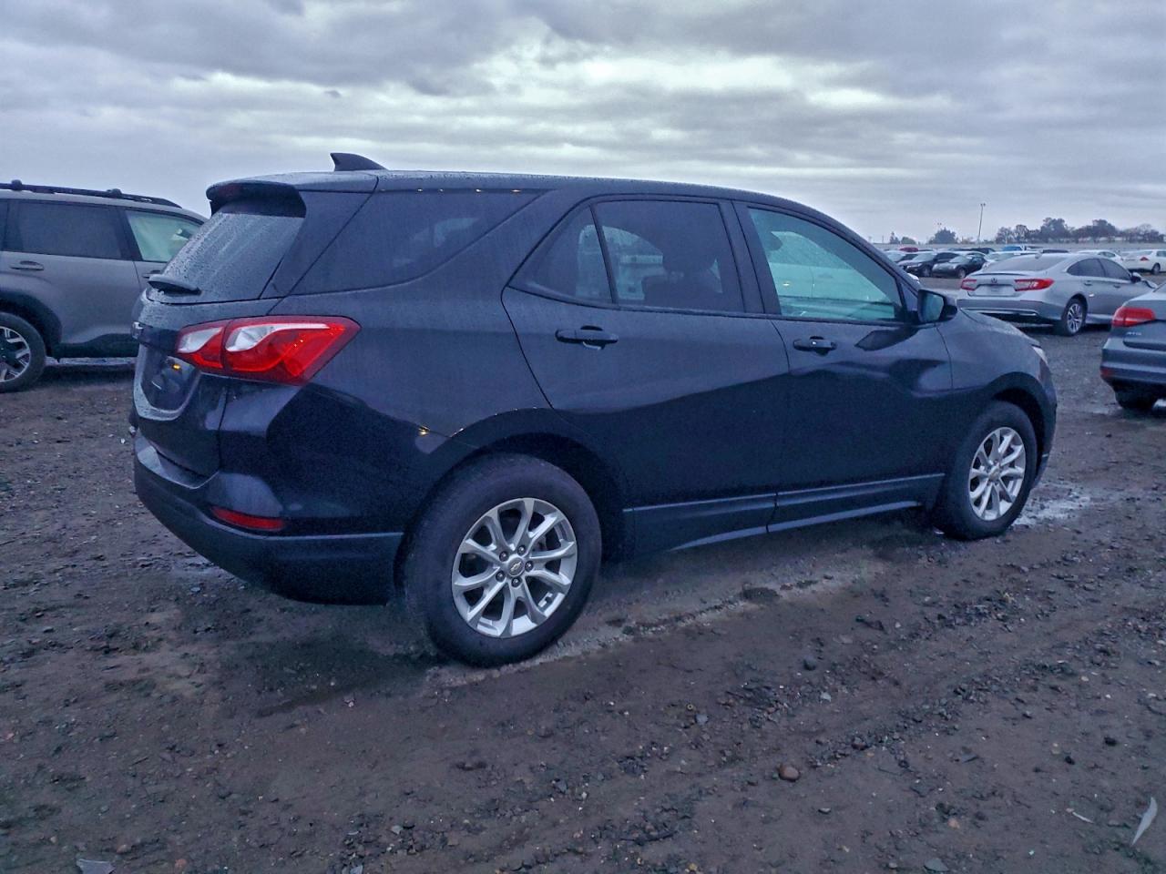 2020 CHEVROLET EQUINOX LS photo 3