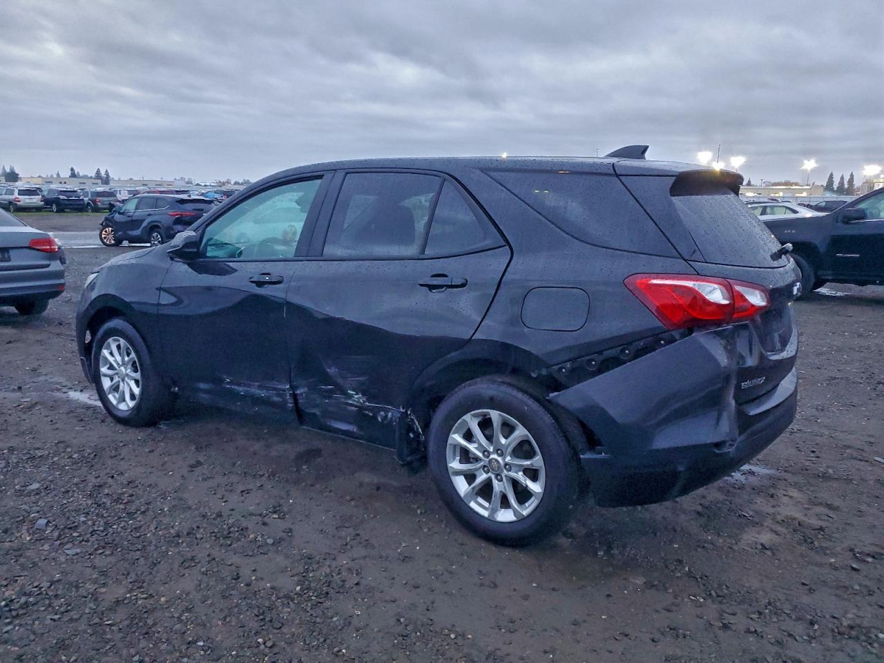 2020 CHEVROLET EQUINOX LS photo 2