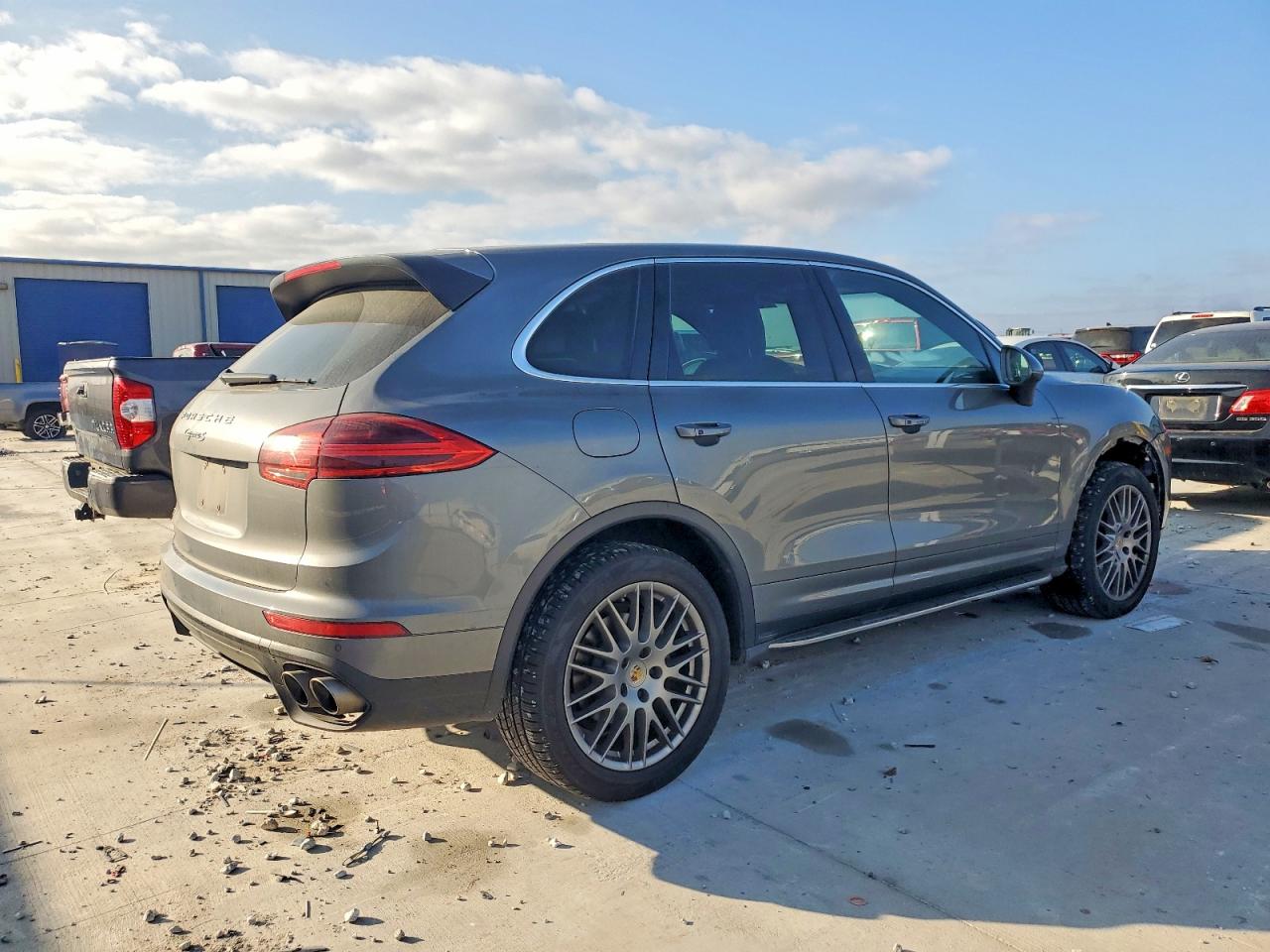 2017 PORSCHE CAYENNE S photo 3