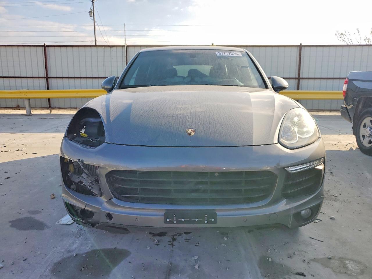 2017 PORSCHE CAYENNE S photo 5