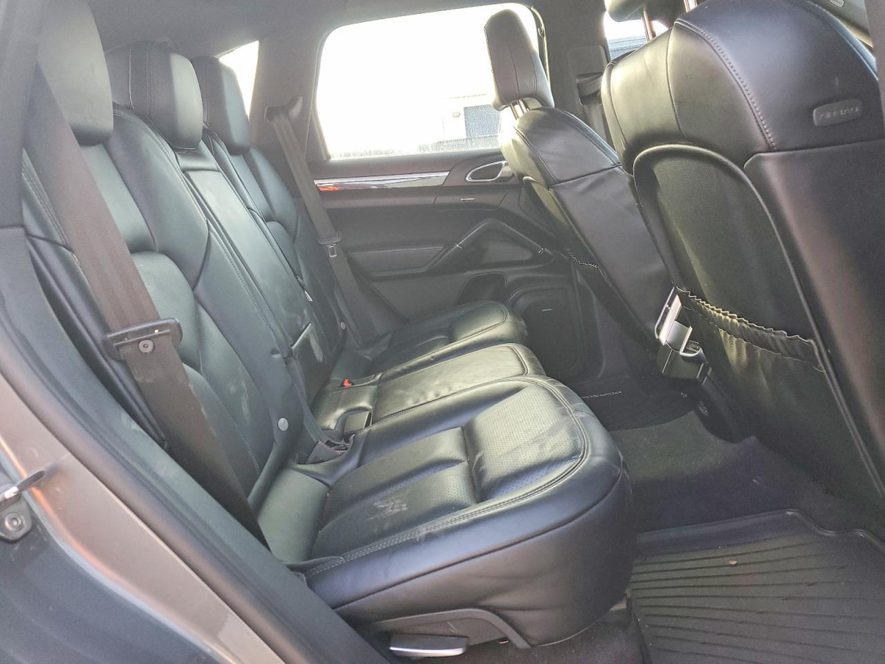 2017 PORSCHE CAYENNE S photo 11
