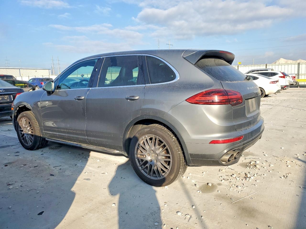2017 PORSCHE CAYENNE S photo 2