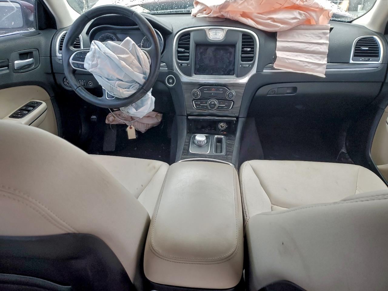 2018 CHRYSLER 300 TOURING photo 8