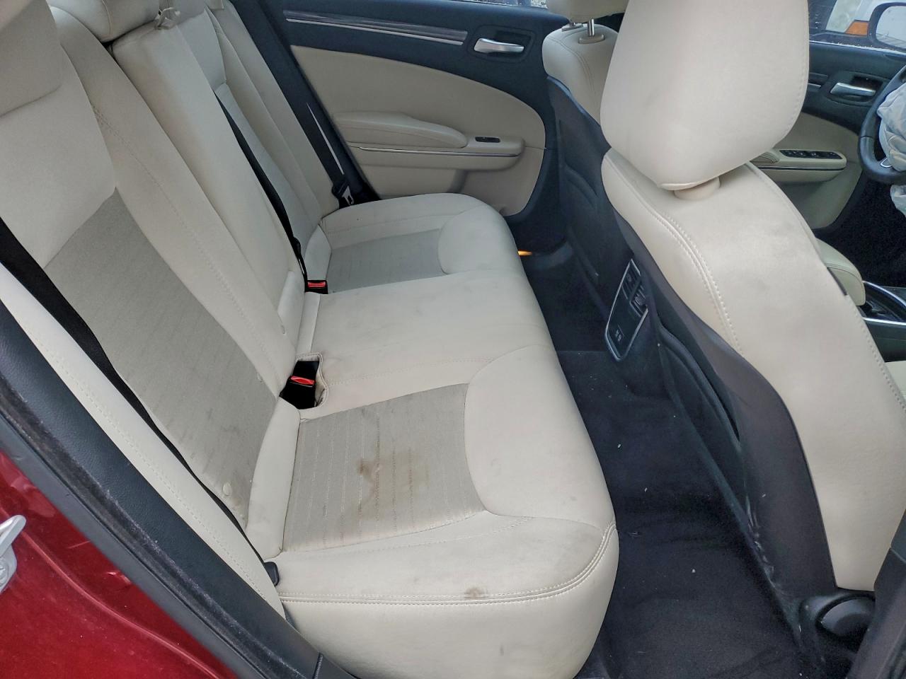 2018 CHRYSLER 300 TOURING photo 10