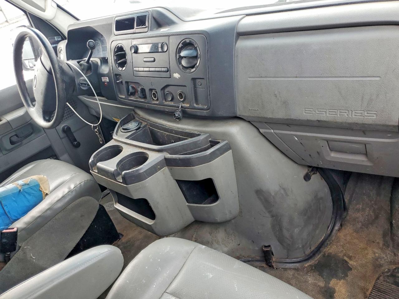 2010 FORD ECONOLINE E250 VAN photo 8