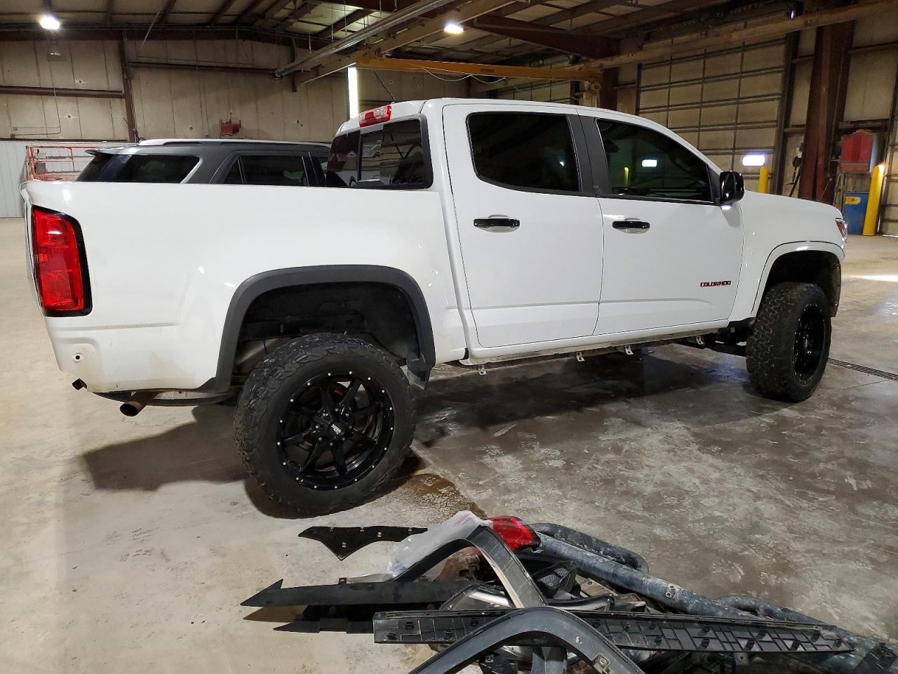 2018 CHEVROLET COLORADO LT photo 3
