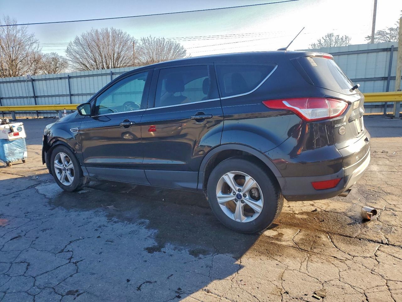 2015 FORD ESCAPE SE photo 2