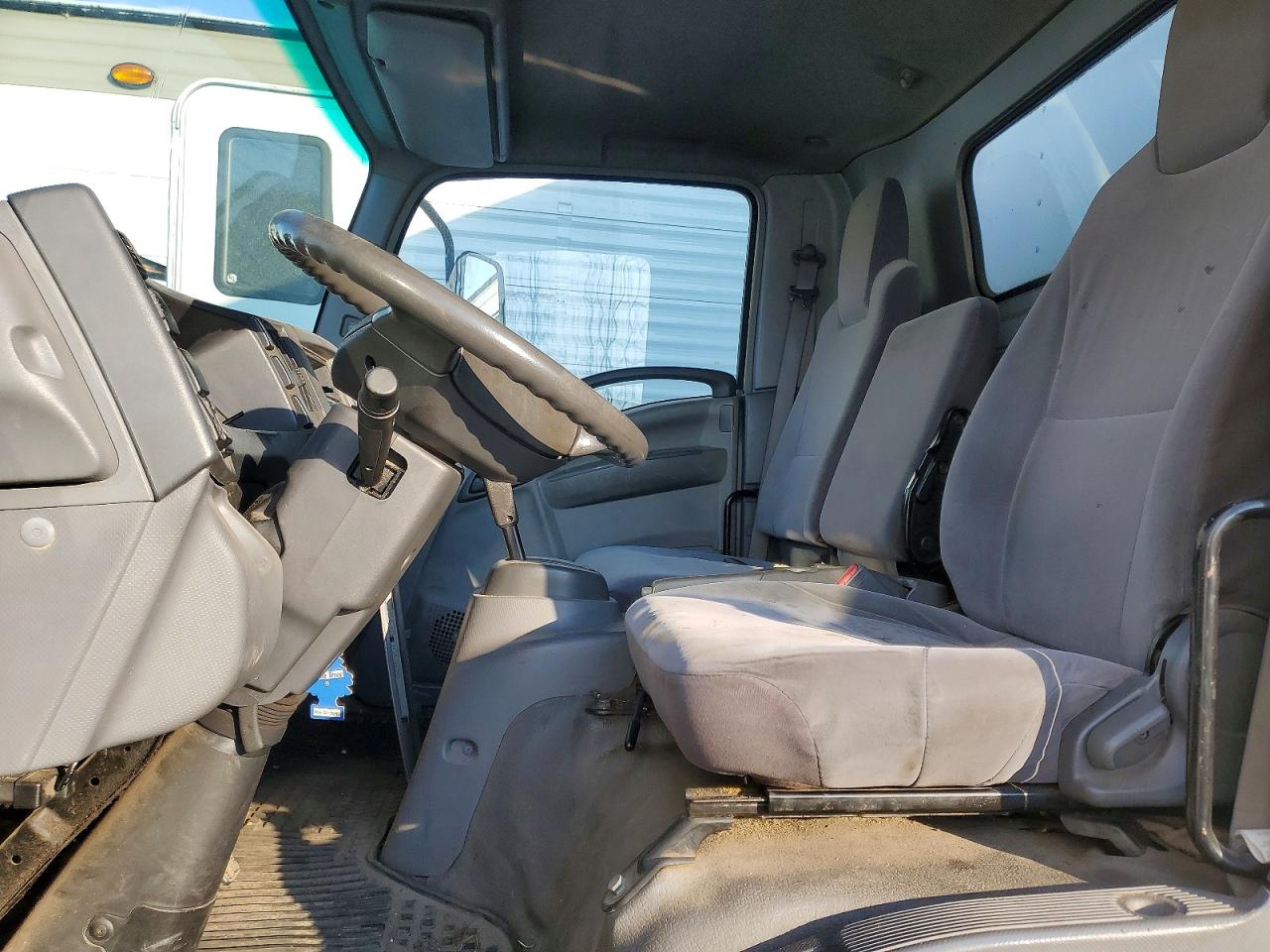 2008 ISUZU NPR BOX TRUCK photo 7