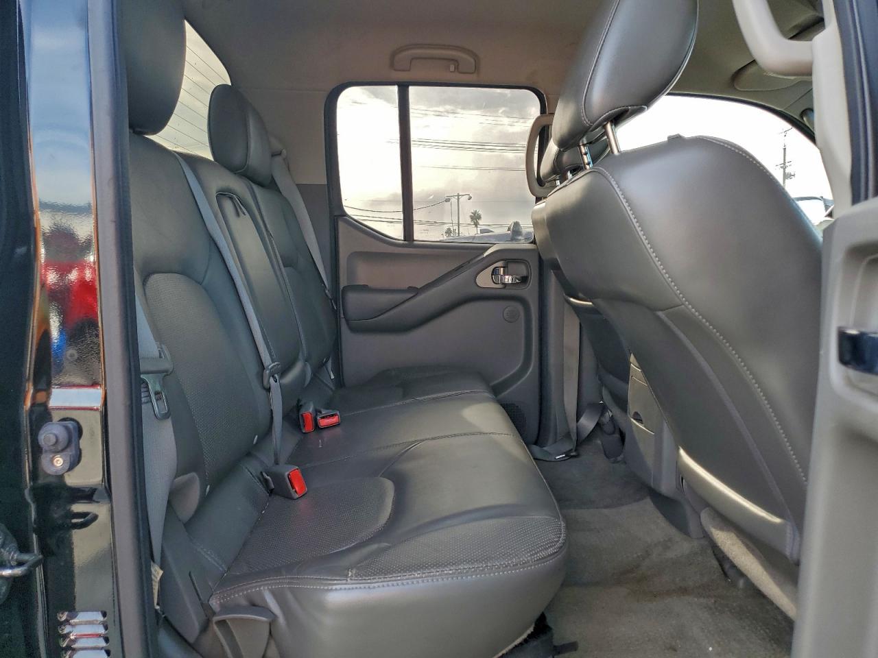 2011 NISSAN FRONTIER S photo 10