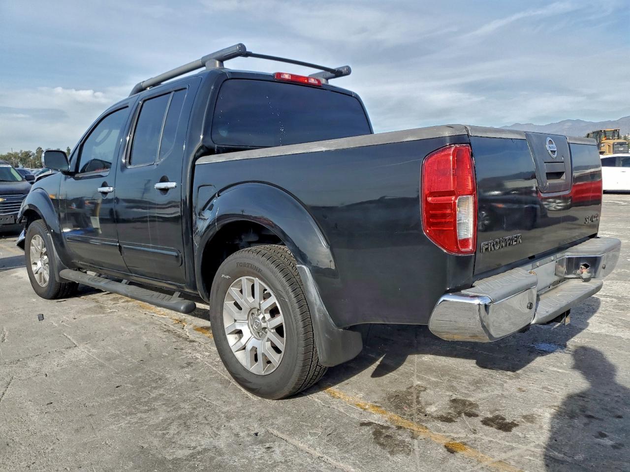 2011 NISSAN FRONTIER S photo 2