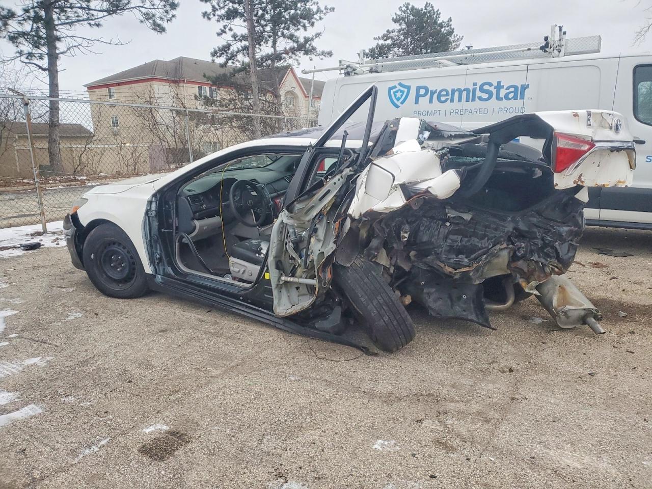 2016 TOYOTA CAMRY HYBRID photo 3