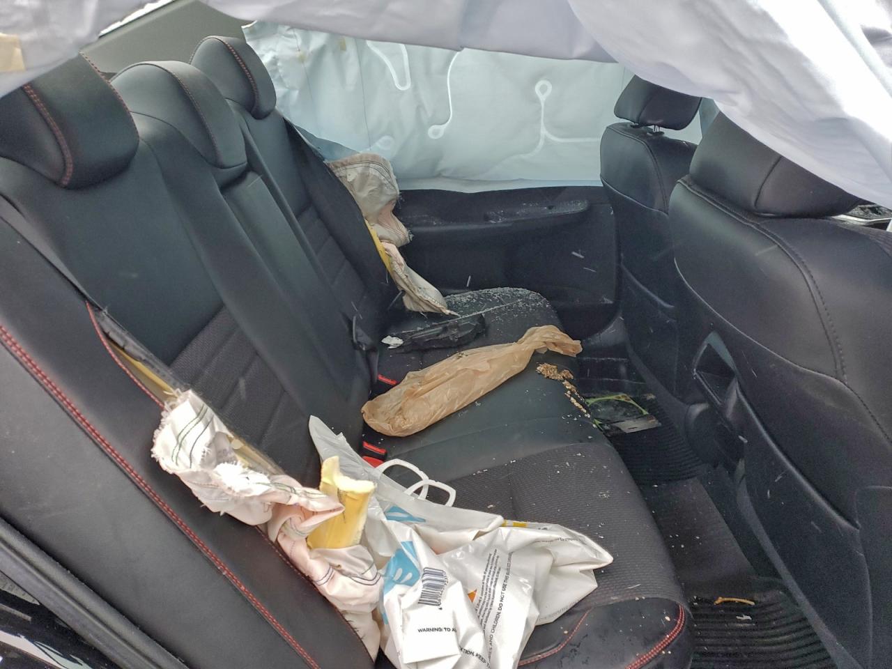 2016 TOYOTA CAMRY LE photo 10