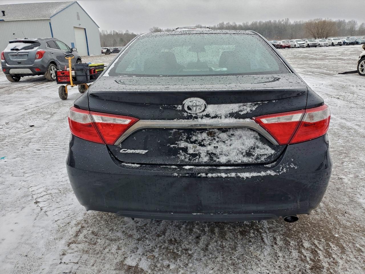 2016 TOYOTA CAMRY LE photo 6