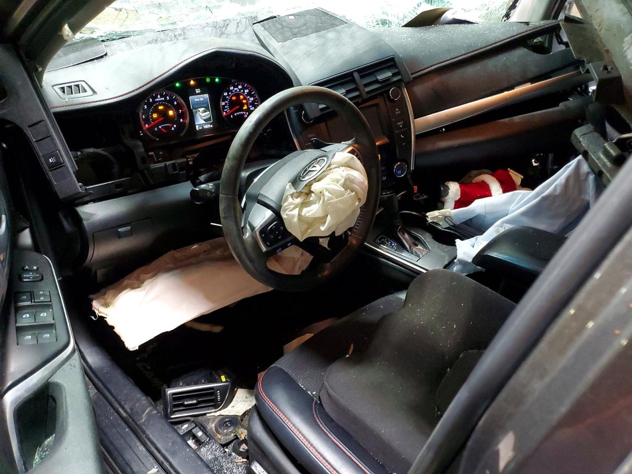 2017 TOYOTA CAMRY LE photo 8