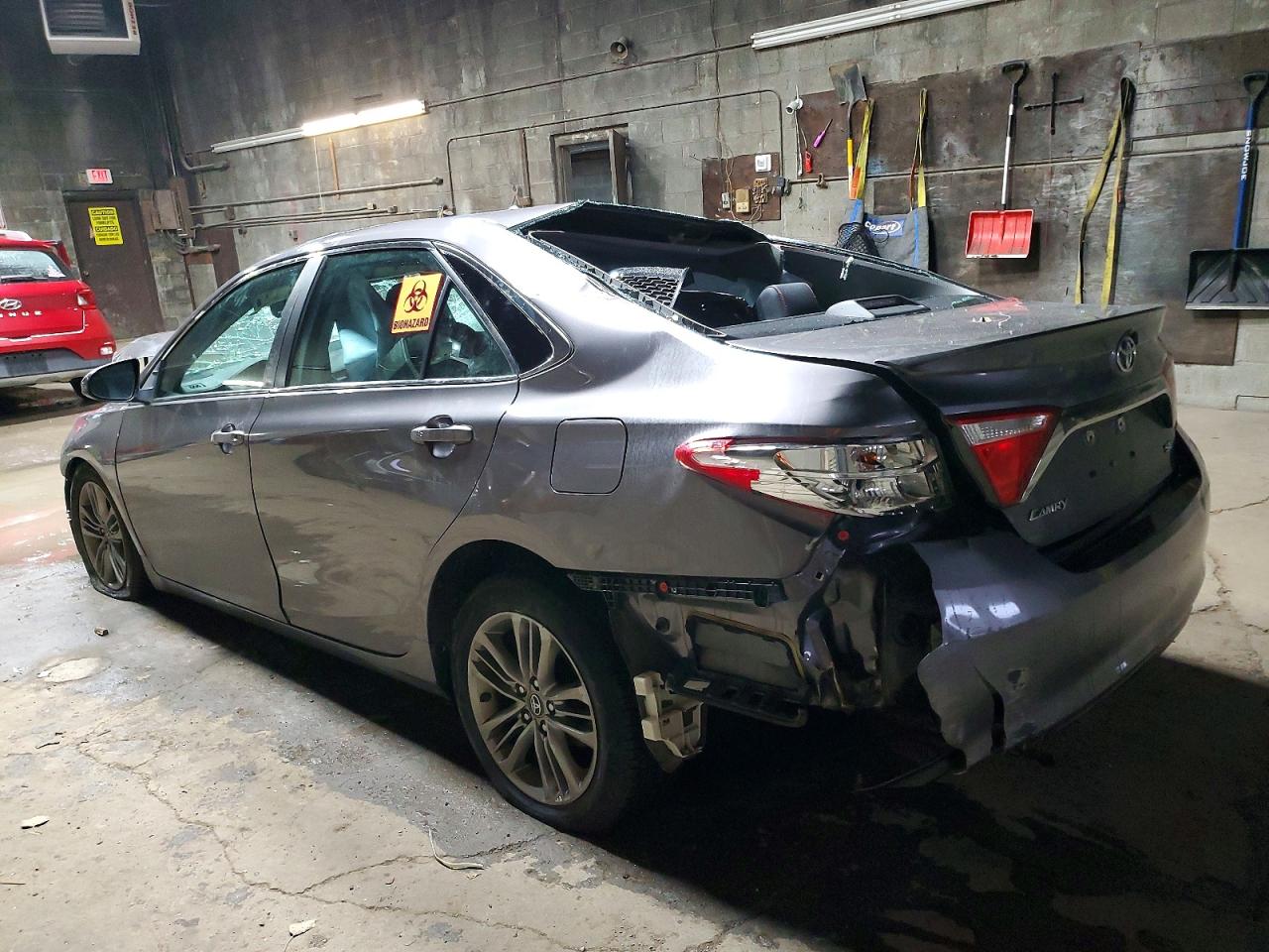 2017 TOYOTA CAMRY LE photo 2