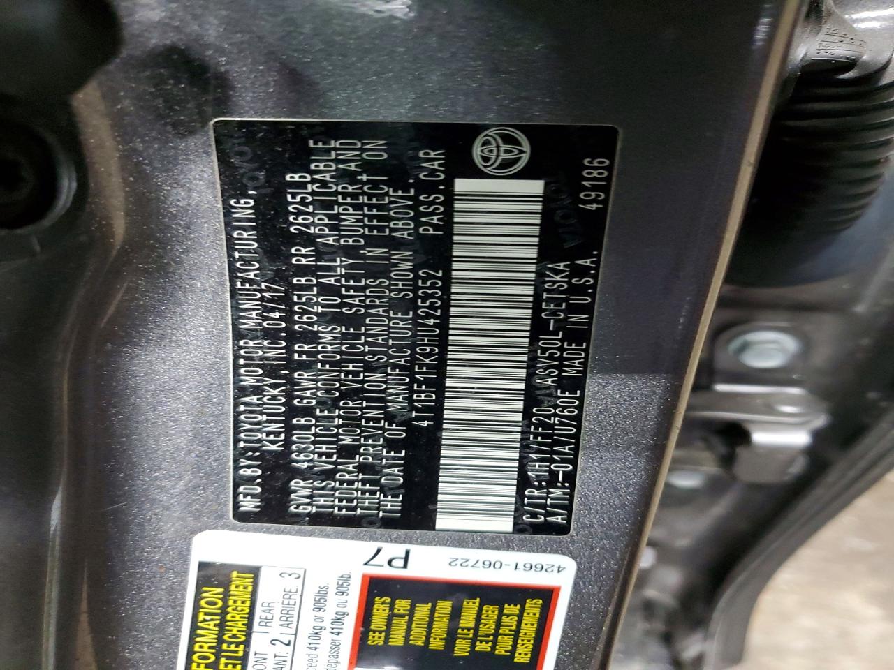 2017 TOYOTA CAMRY LE photo 12