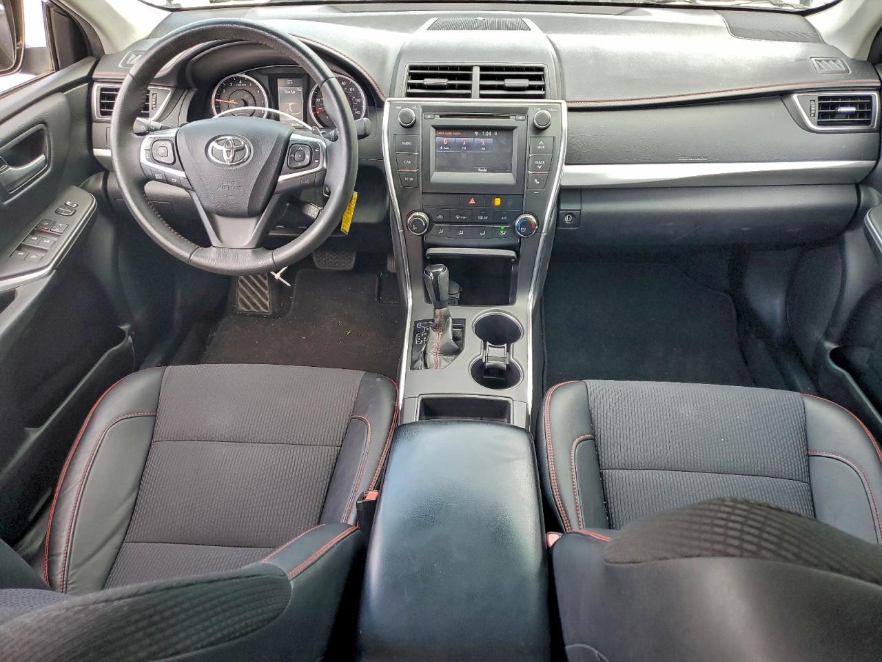 2017 TOYOTA CAMRY LE photo 8