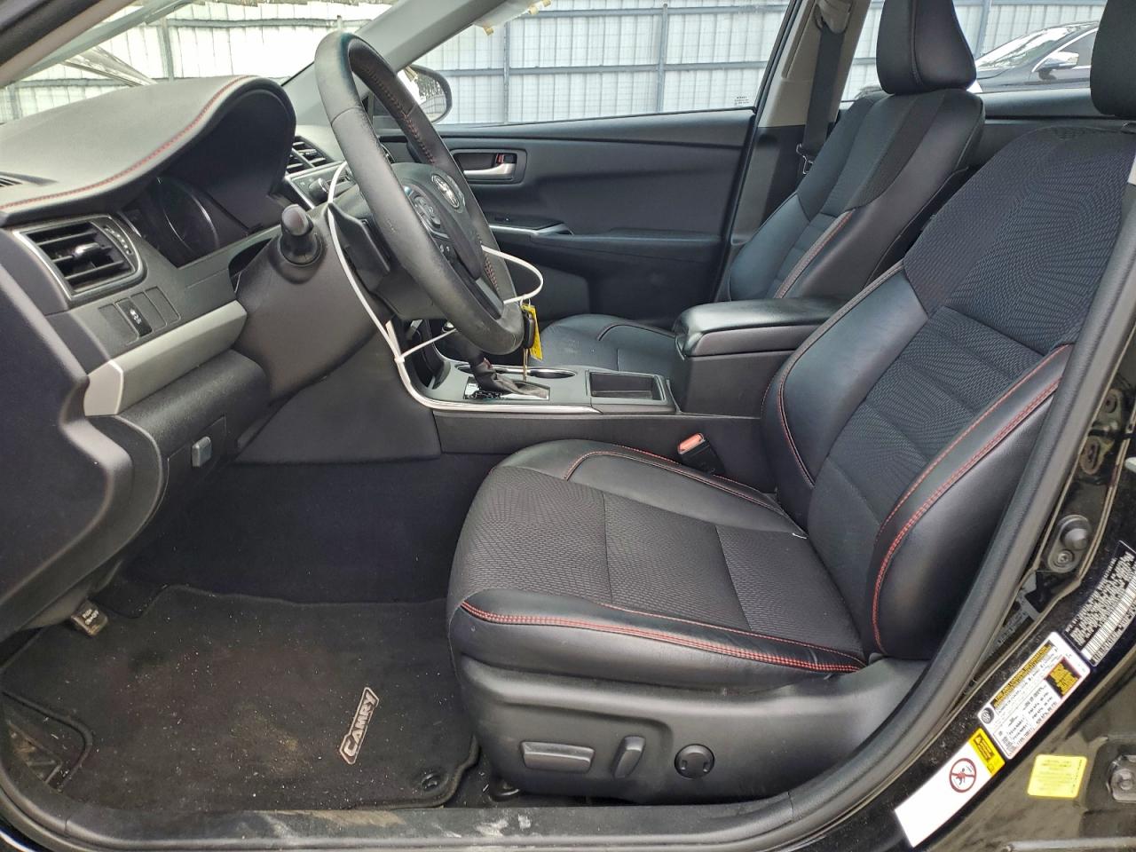 2017 TOYOTA CAMRY LE photo 7