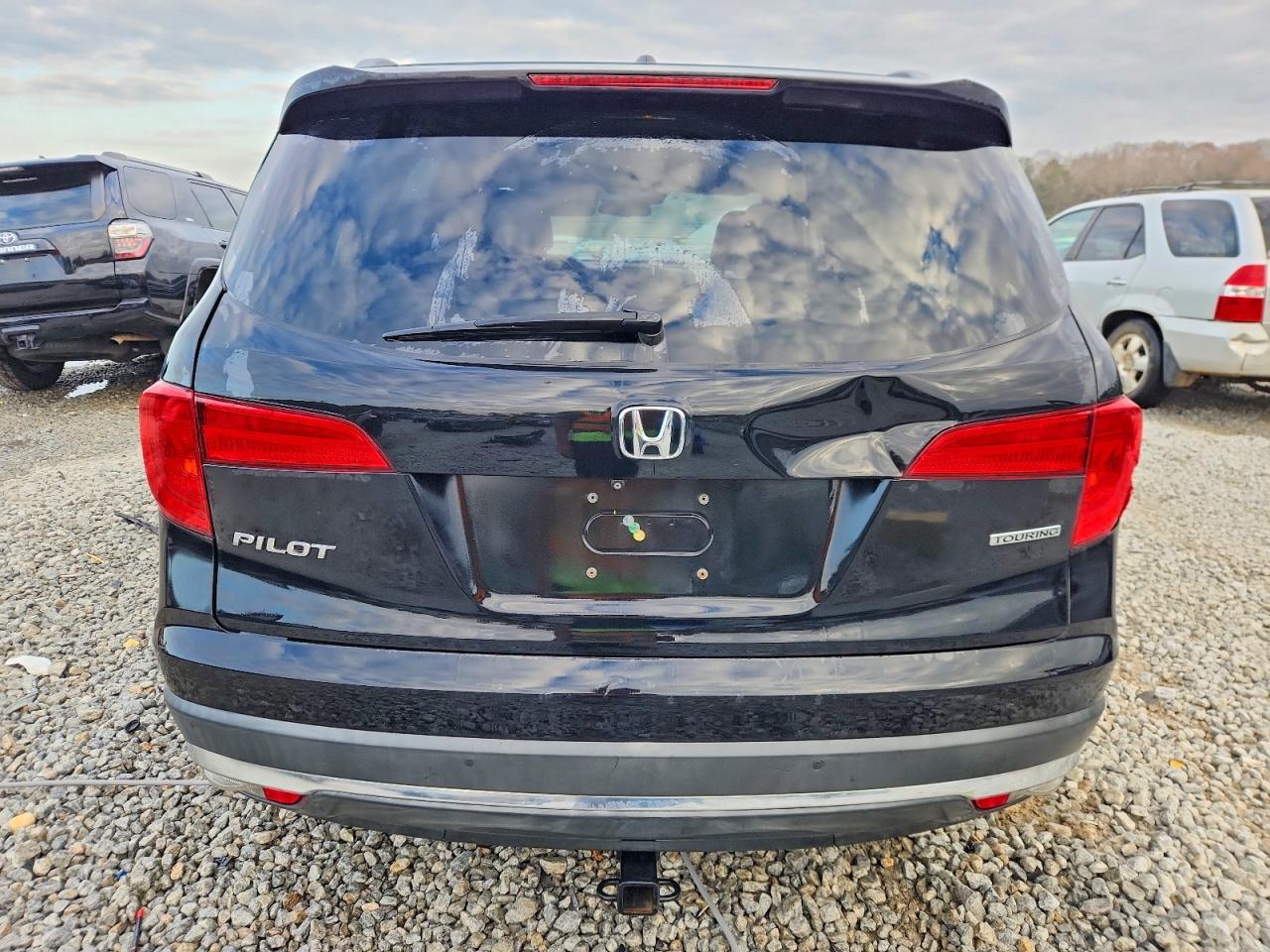 2016 HONDA PILOT TOURING photo 6