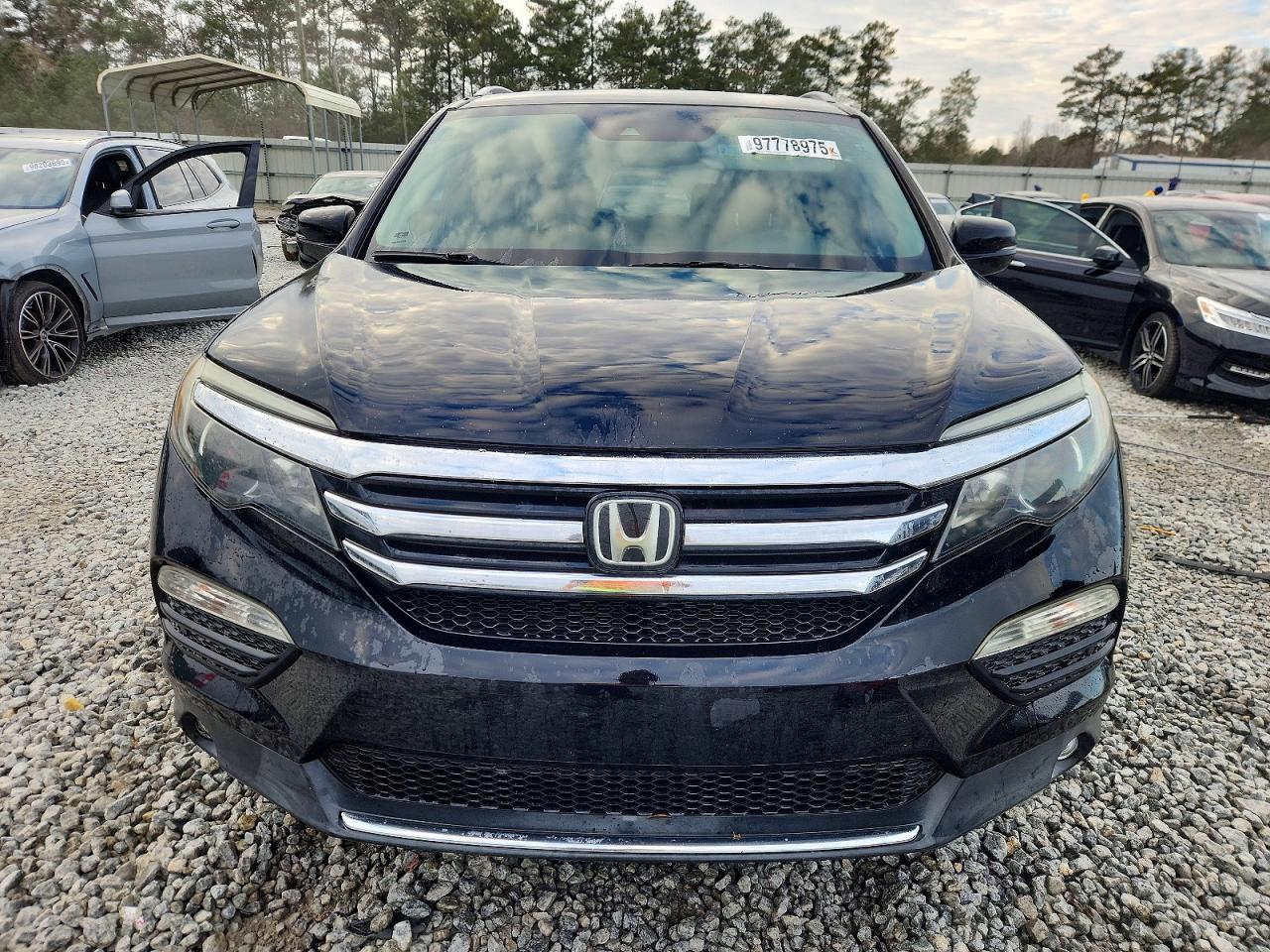 2016 HONDA PILOT TOURING photo 5