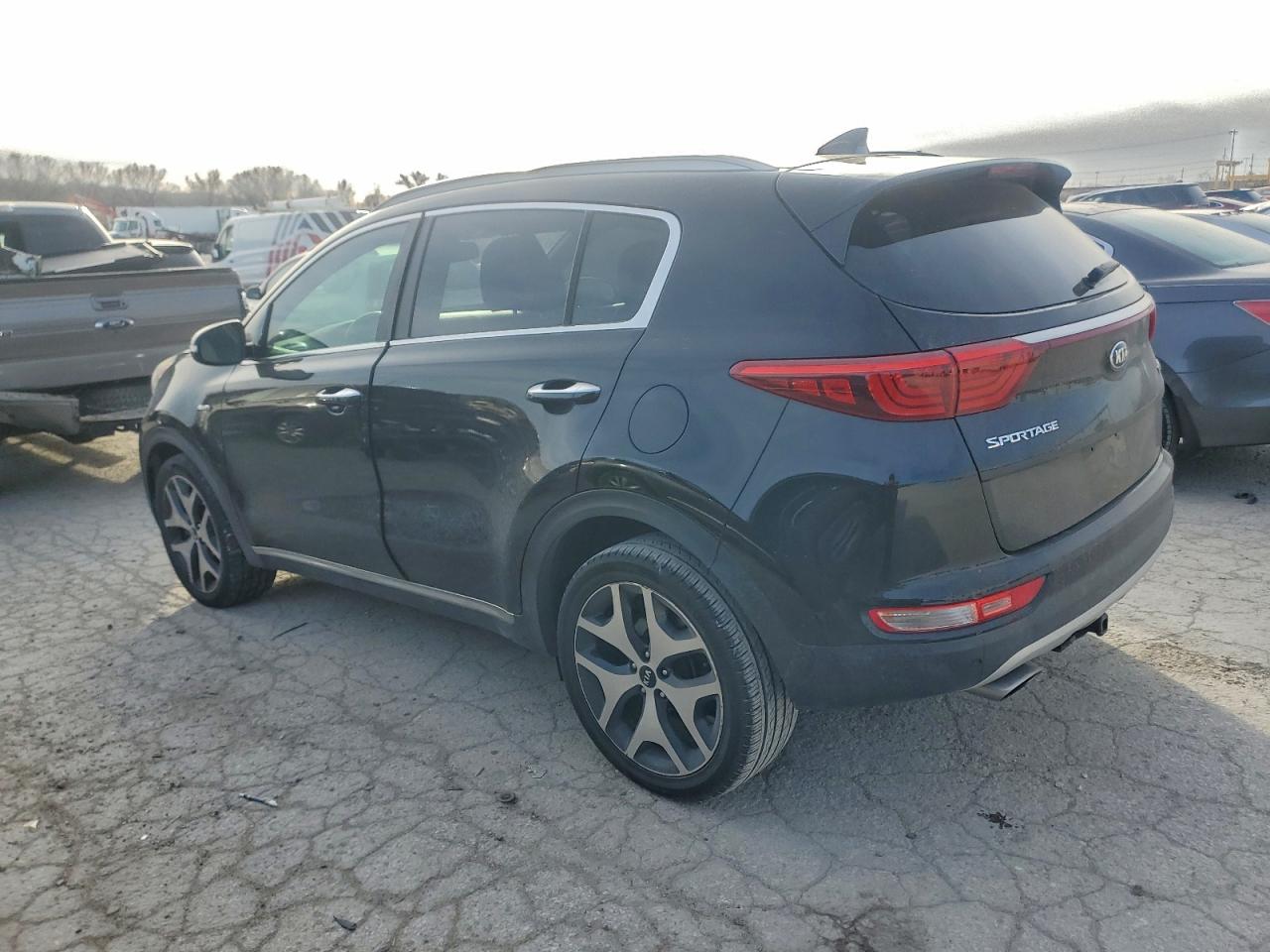 2017 KIA SPORTAGE SX photo 2