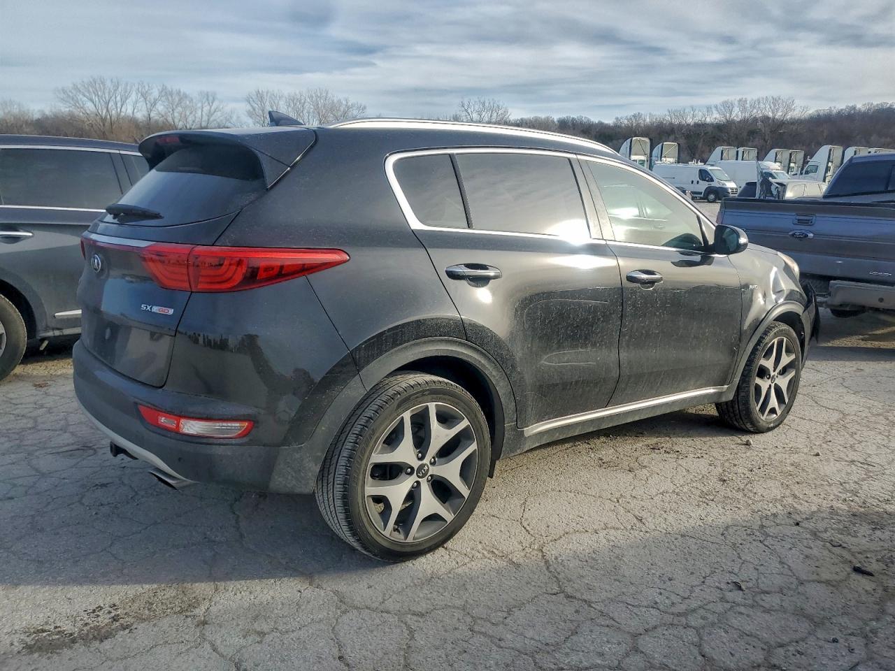 2017 KIA SPORTAGE SX photo 3