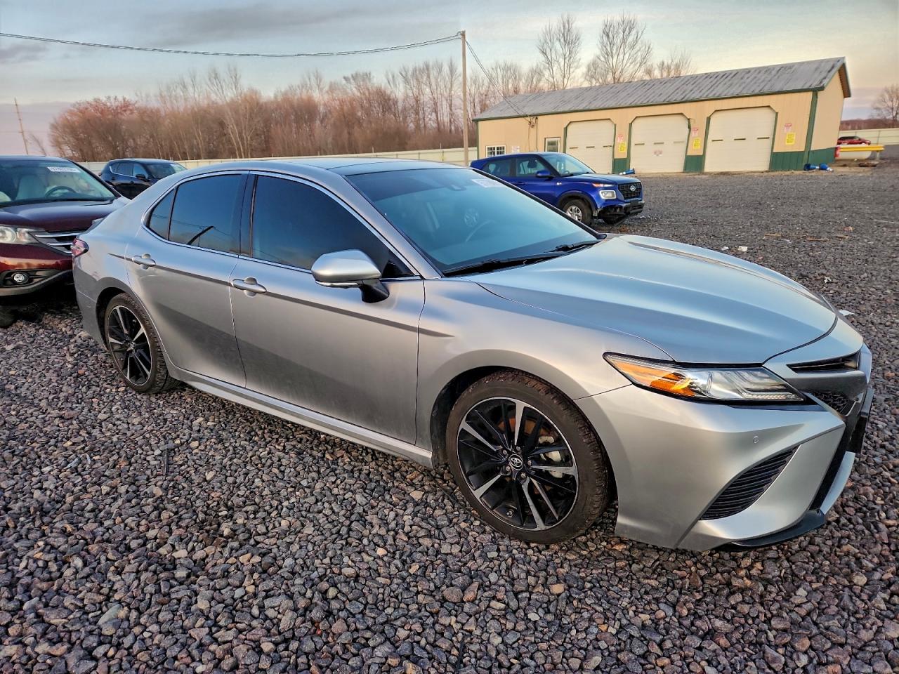 2019 TOYOTA CAMRY XSE photo 4