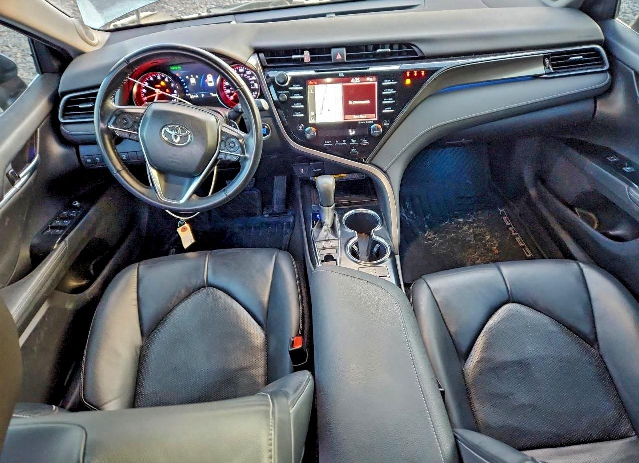 2019 TOYOTA CAMRY XSE photo 8