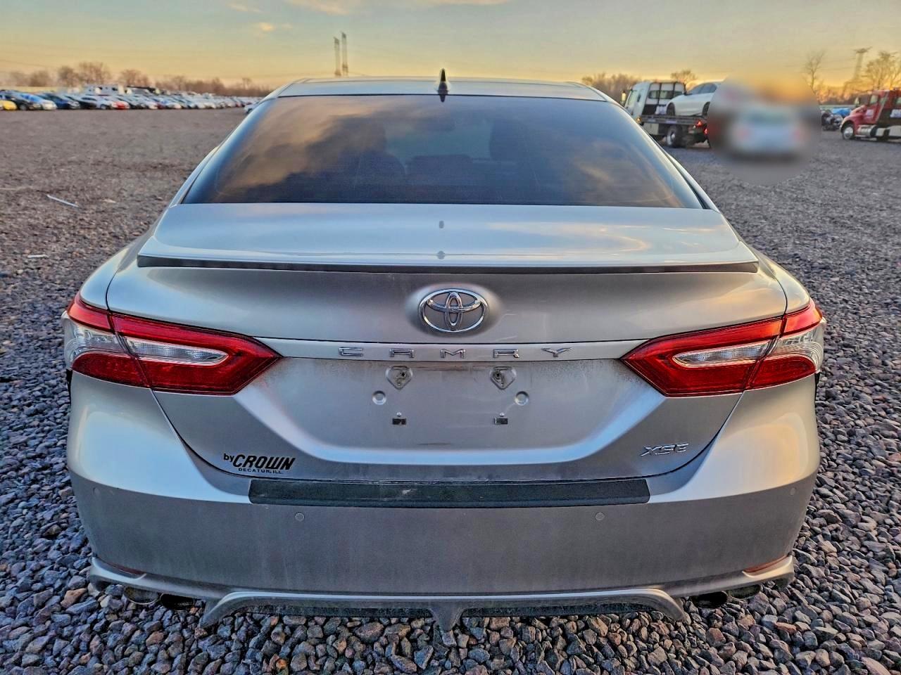 2019 TOYOTA CAMRY XSE photo 6
