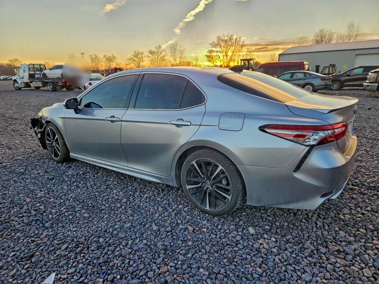 2019 TOYOTA CAMRY XSE photo 2