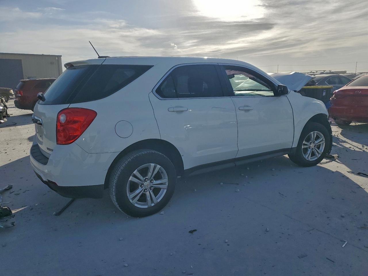 2015 CHEVROLET EQUINOX LS photo 3