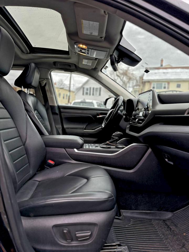 2021 TOYOTA HIGHLANDER XLE photo 5