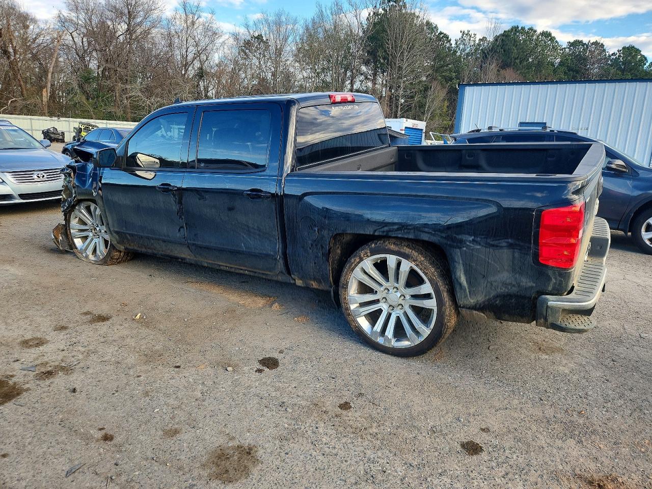 2018 CHEVROLET SILVERADO C1500 LT photo 2