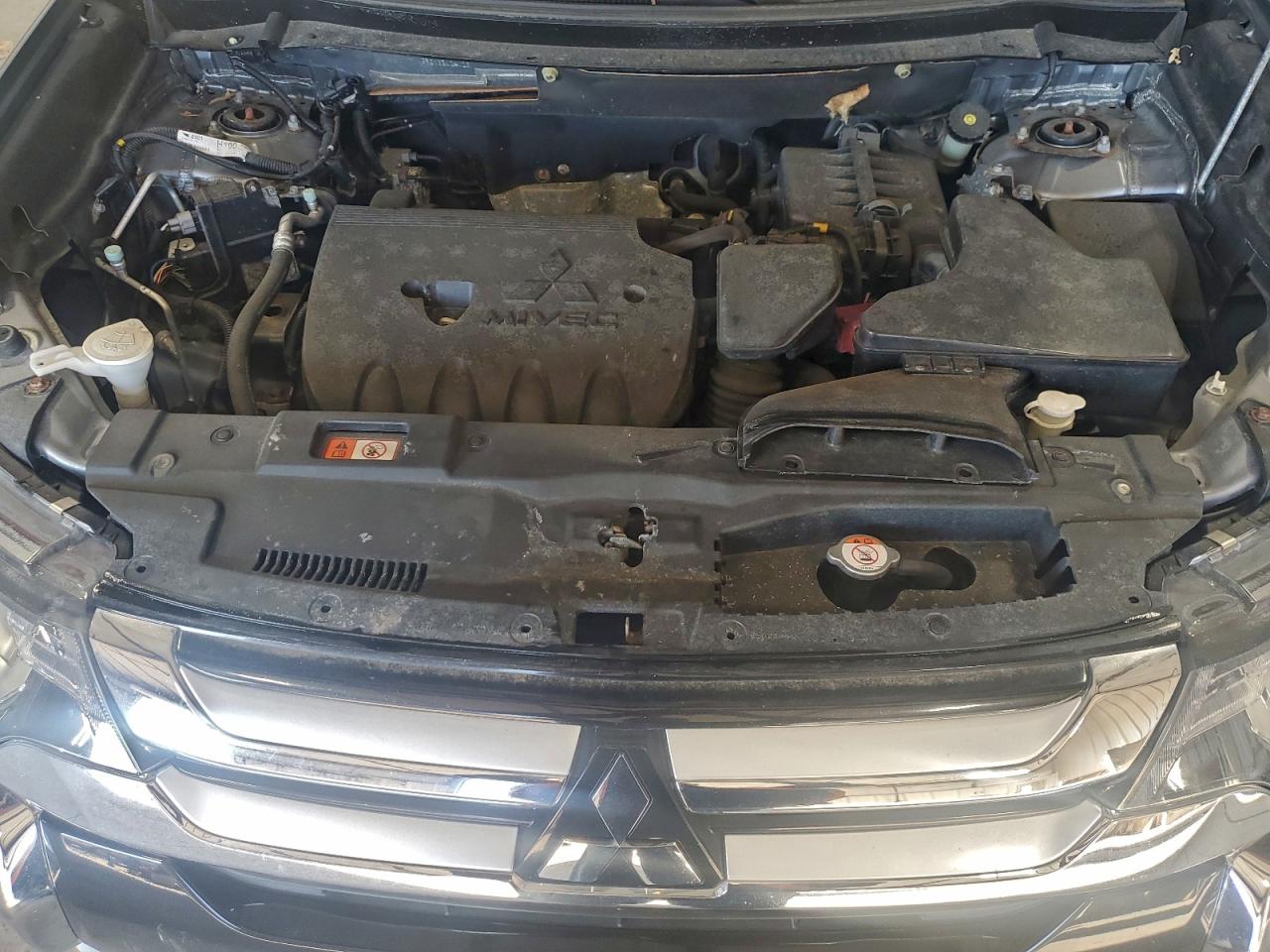 2016 MITSUBISHI OUTLANDER SE photo 34