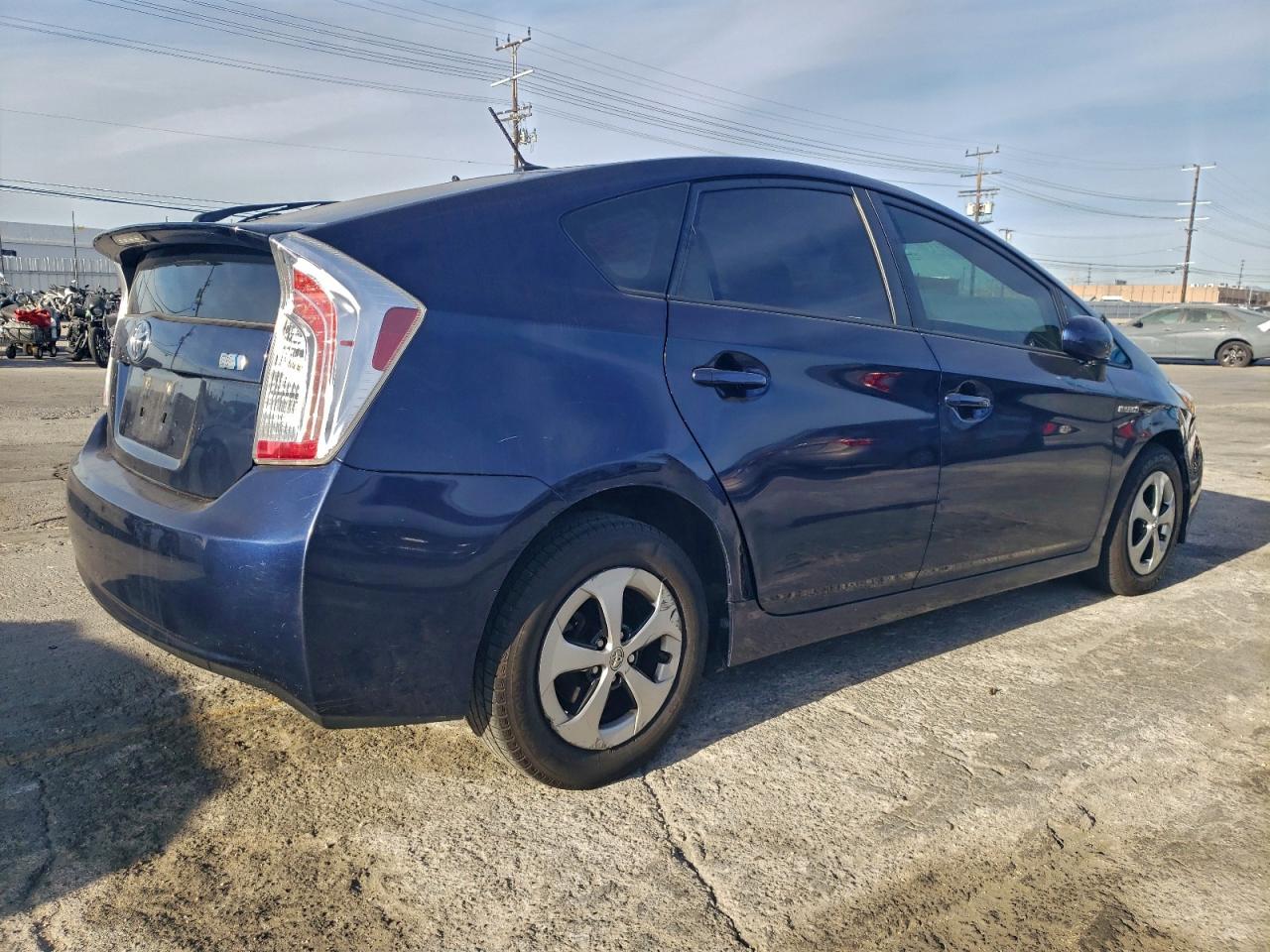 2012 TOYOTA PRIUS photo 3