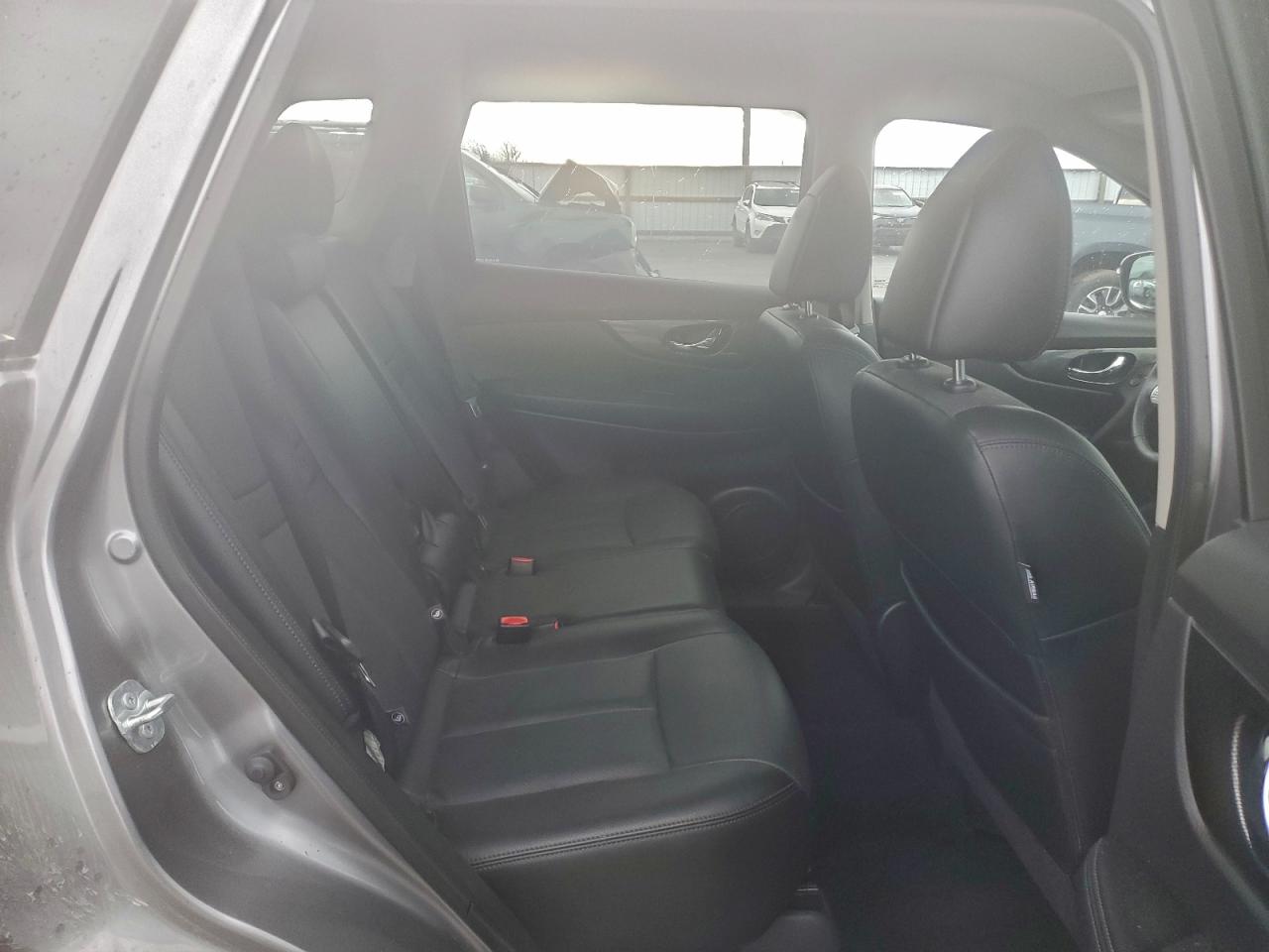 2016 NISSAN ROGUE S photo 11