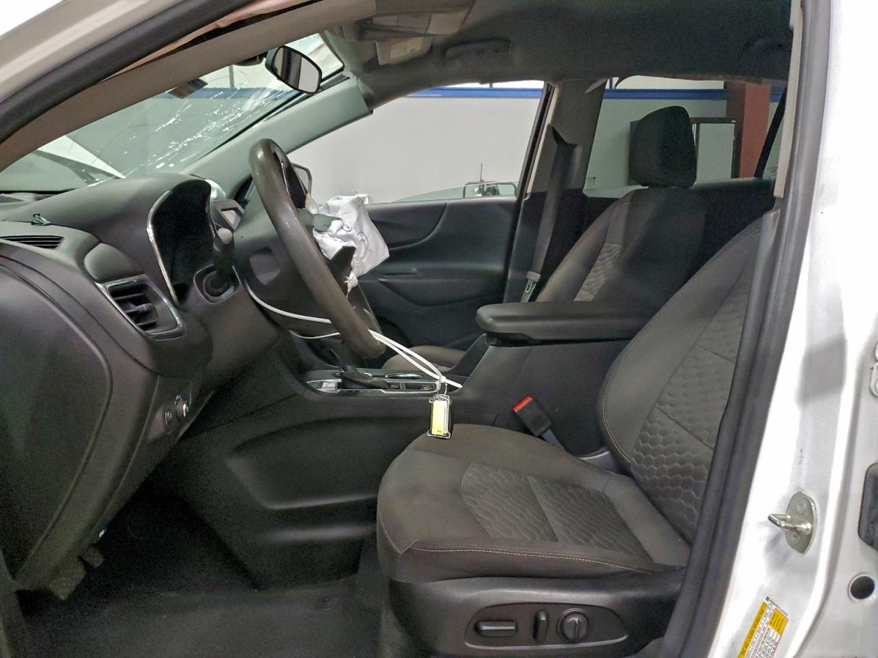 2020 CHEVROLET EQUINOX LT photo 13