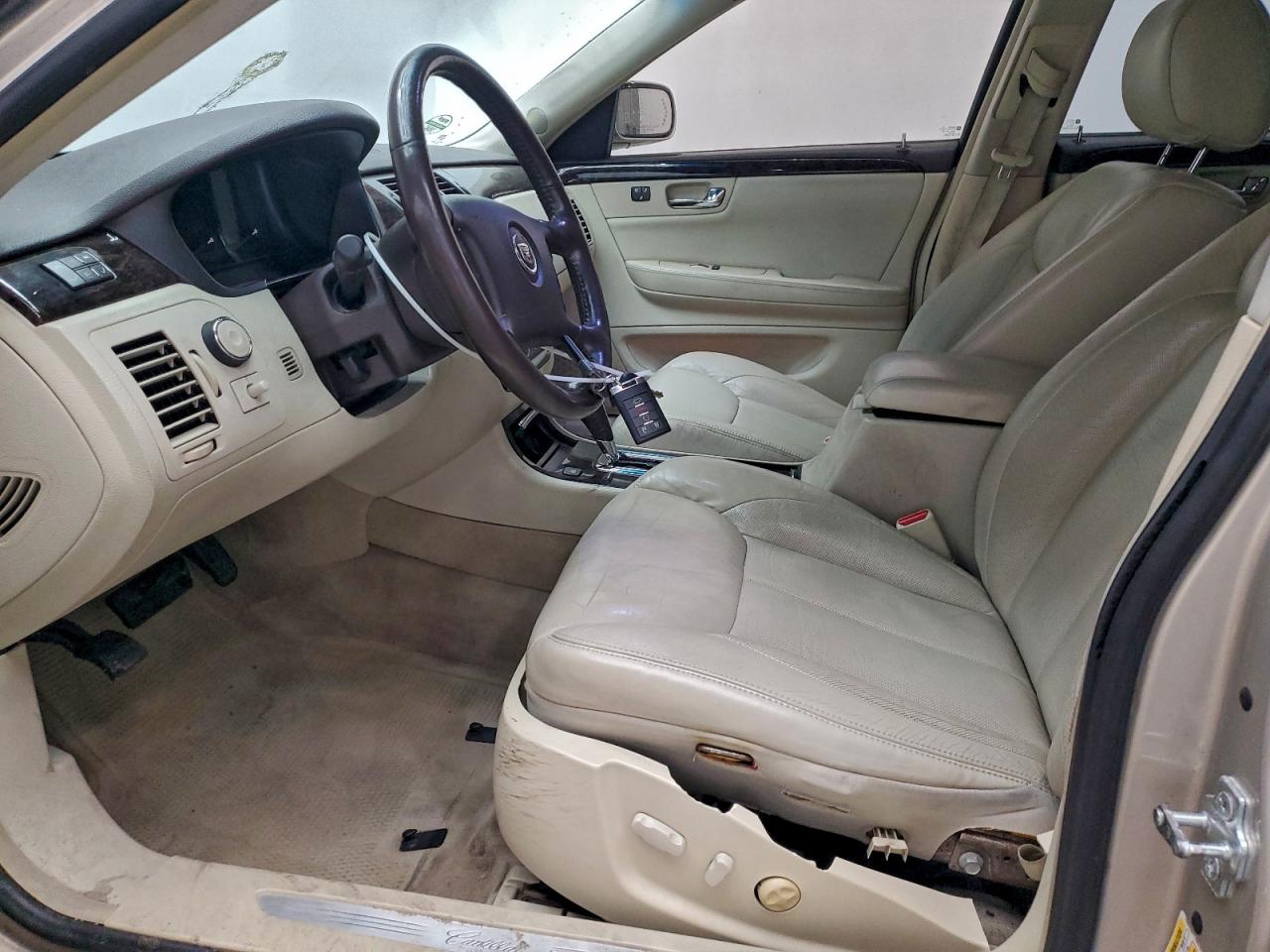 2008 CADILLAC DTS photo 7