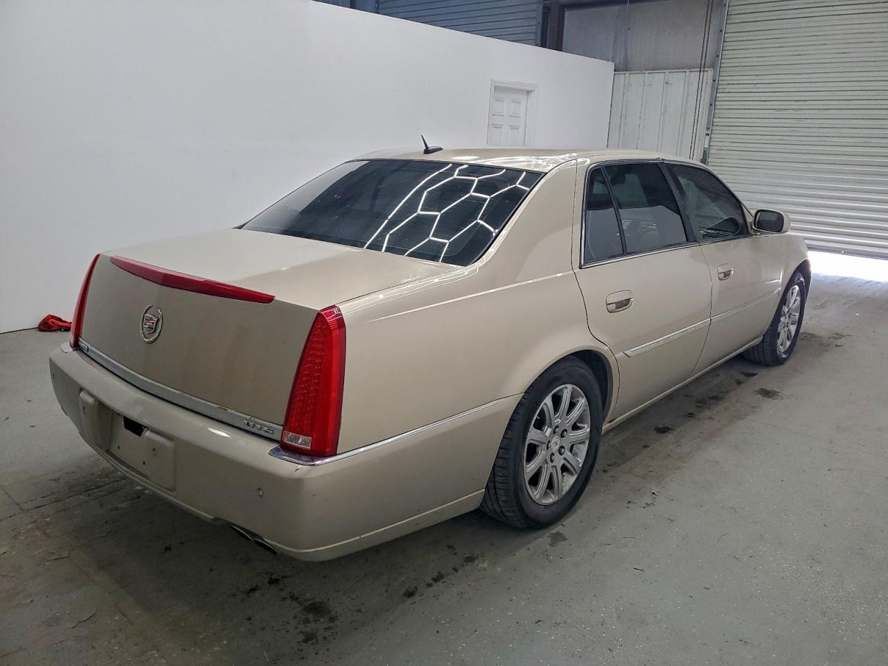 2008 CADILLAC DTS photo 3