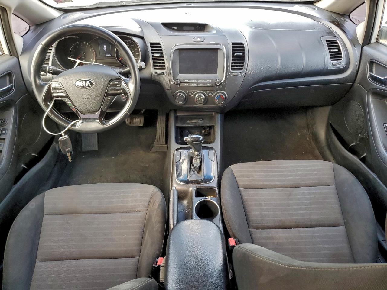 2017 KIA FORTE LX photo 8