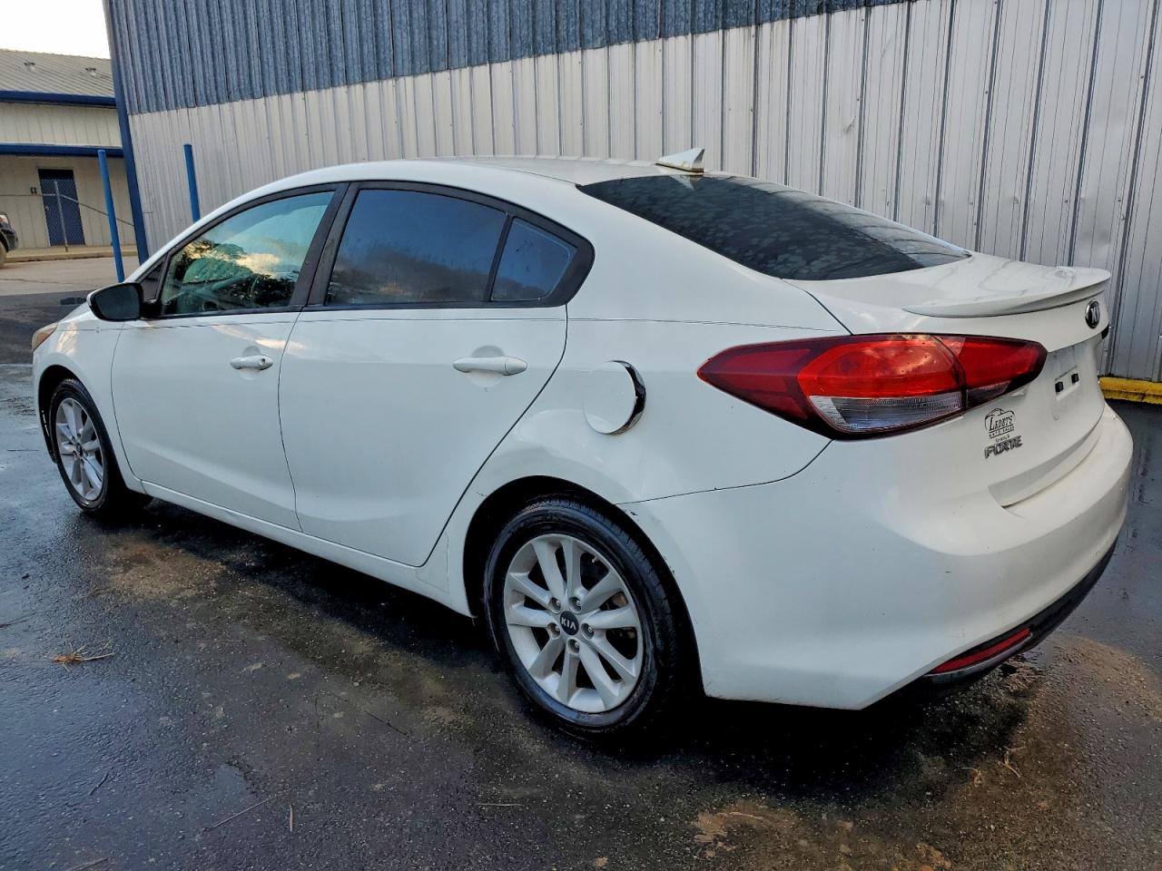 2017 KIA FORTE LX photo 2