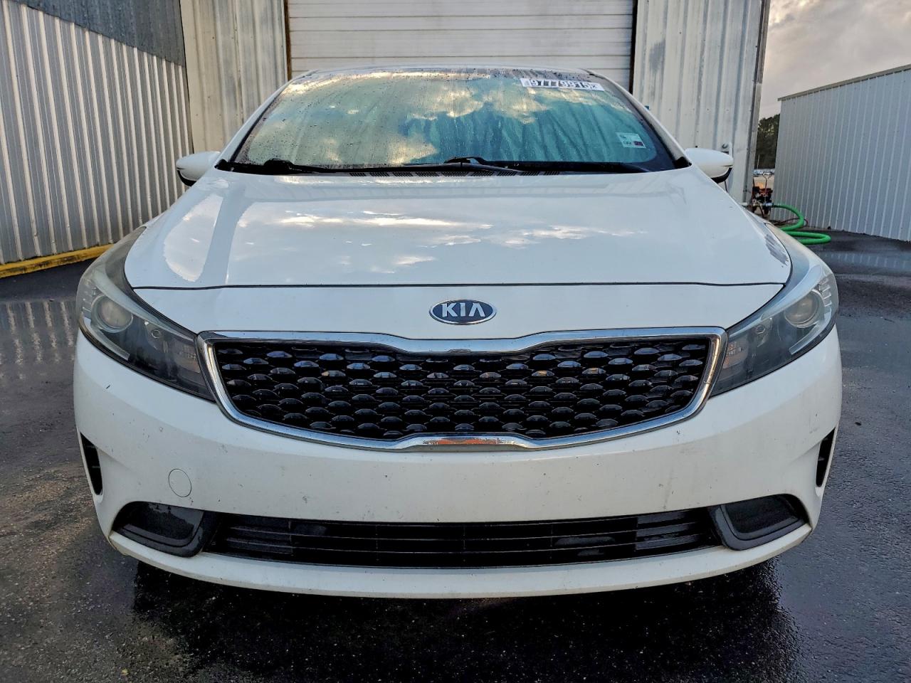 2017 KIA FORTE LX photo 5