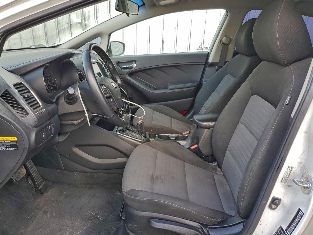 2017 KIA FORTE LX photo 7