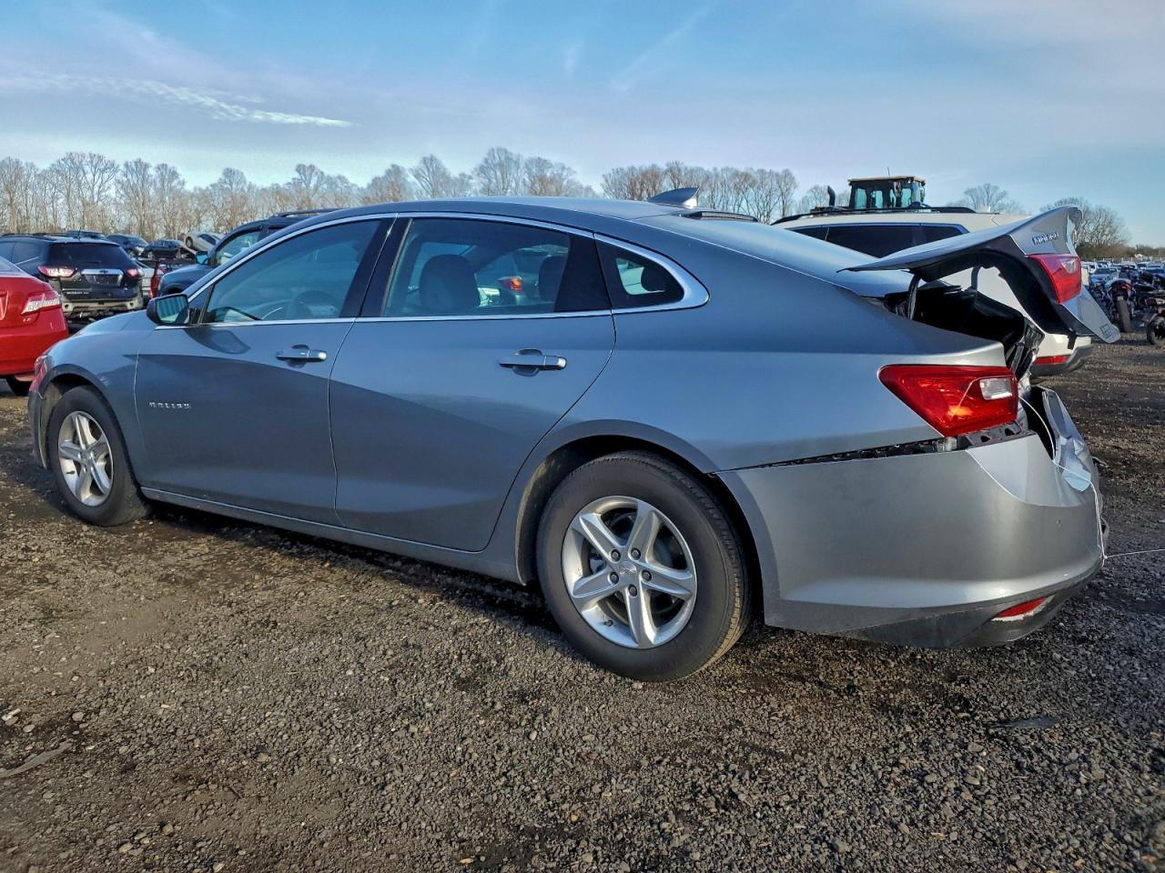 2024 CHEVROLET MALIBU LT photo 2