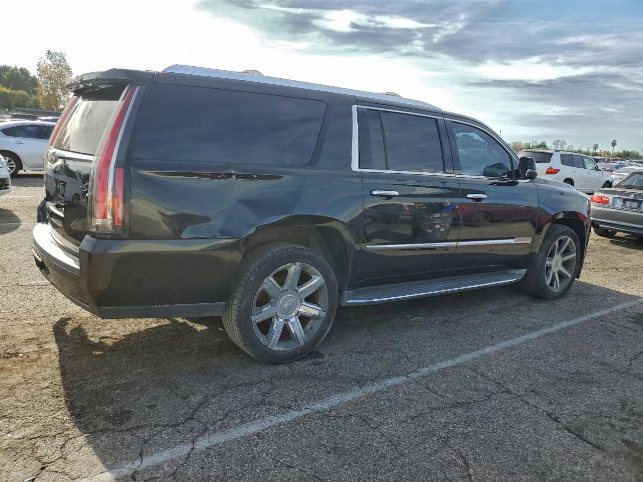 2016 CADILLAC ESCALADE ESV LUXURY photo 5