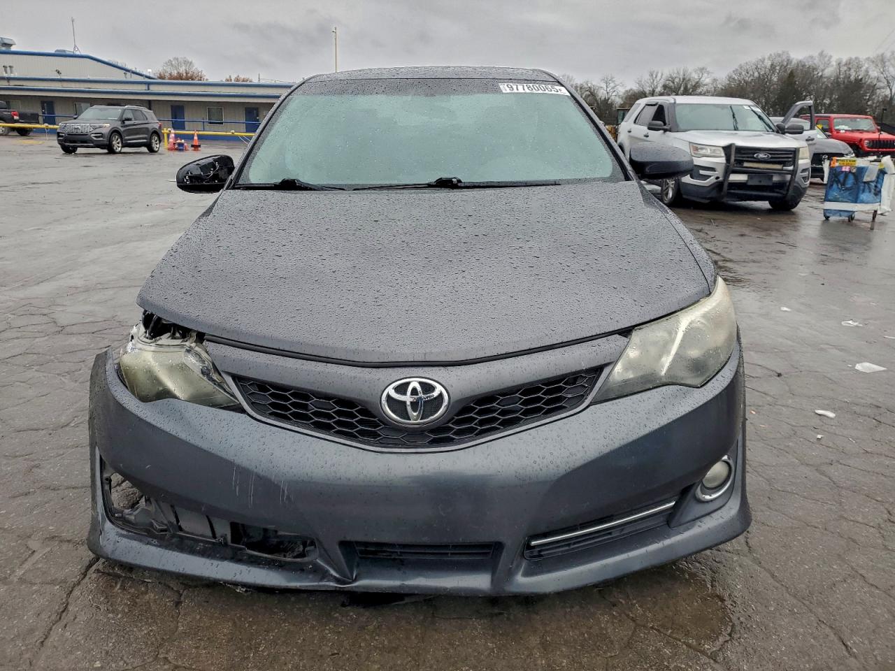 2013 TOYOTA CAMRY L photo 5